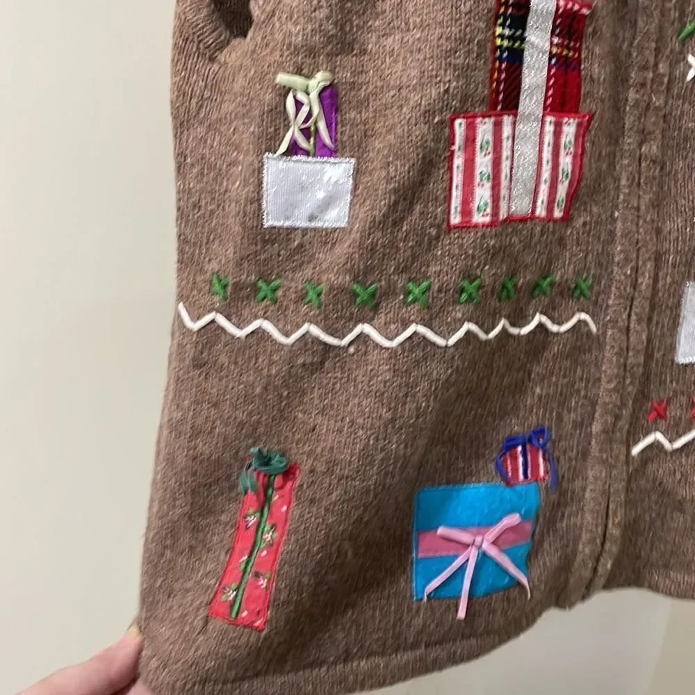 Mercer Street Studio Christmas Vest. Size S small 4/6